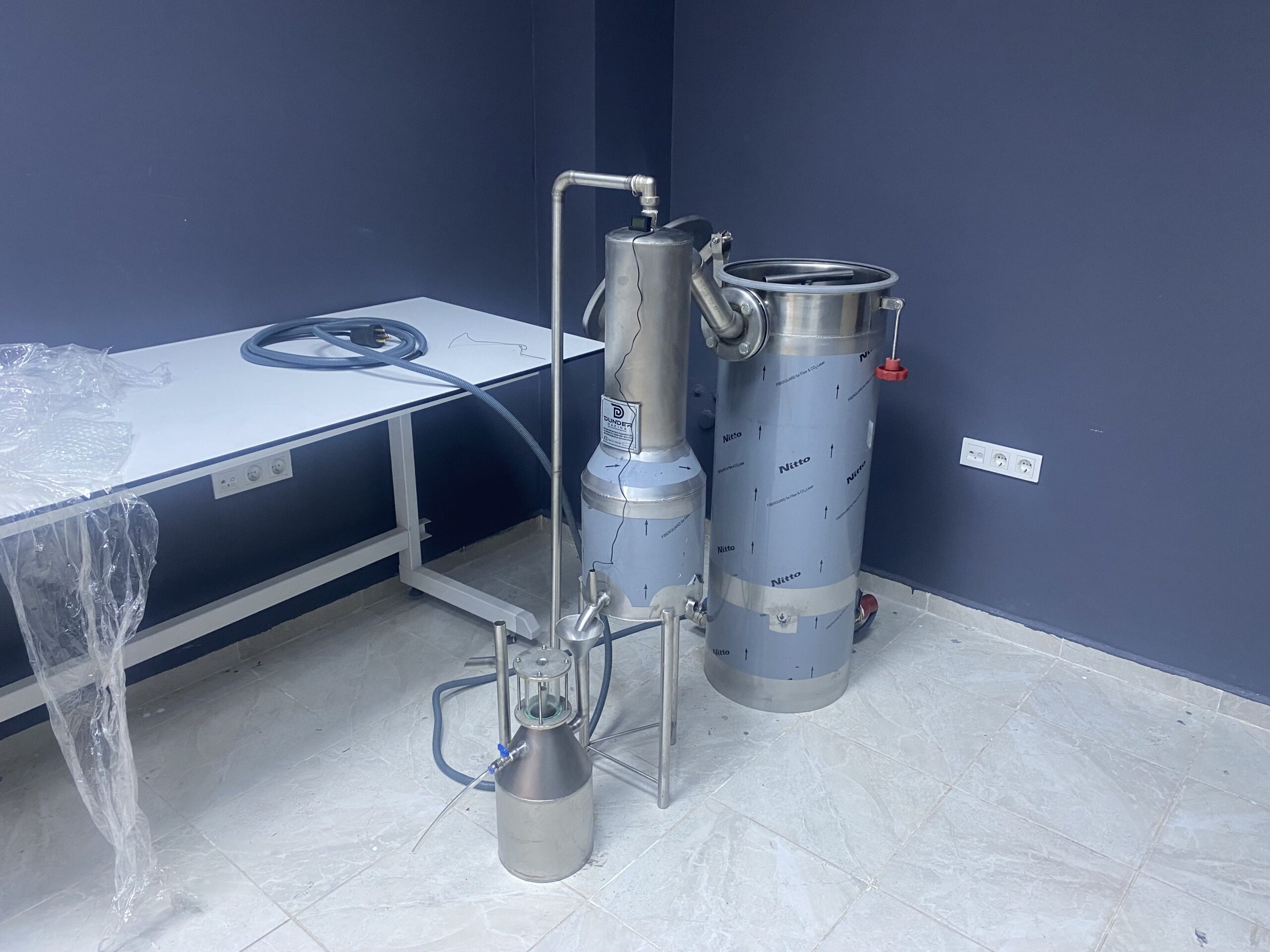 Bitter orange peel distillation system with stainless steel stills built by Dünder Makine
