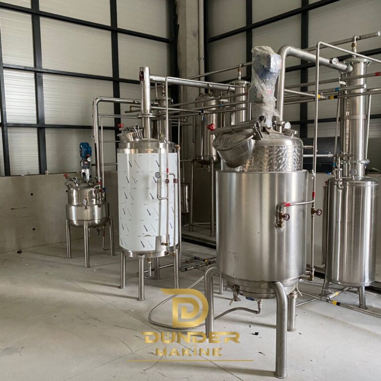 Compact extraction line with jacketed reactor, process tanks and columns by Dünder Makine