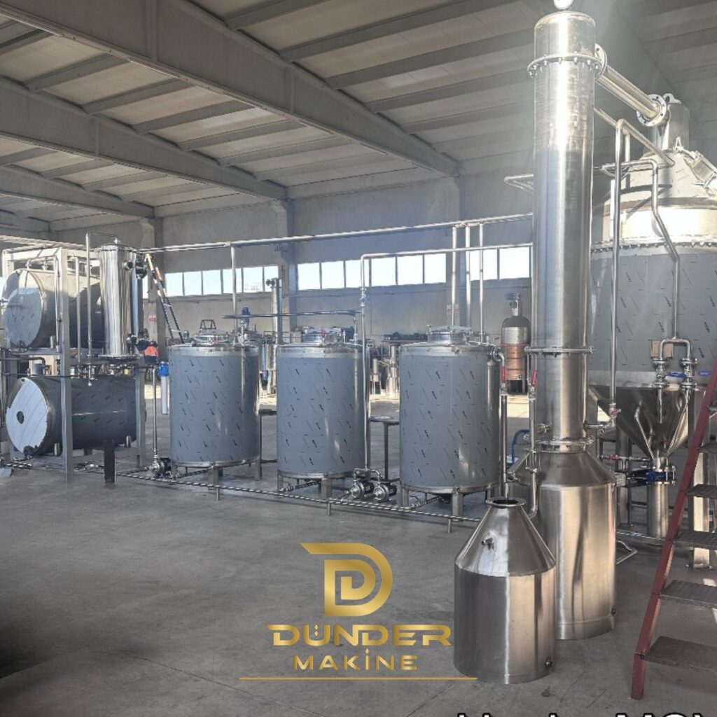 Extraction and distillation line set up in the workshop for a factory acceptance test by Dünder Makine